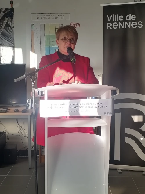 Mme la maire, N. Appéré, dans son discours d’inauguration